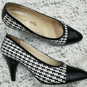 Chanel woven black and white pumps 7